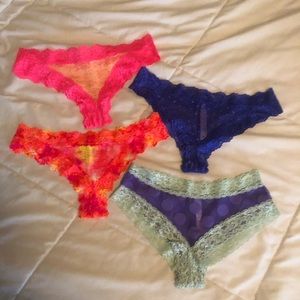 NWOT VICTORIA SECRET CHEEKSTER - SIZE SMALL